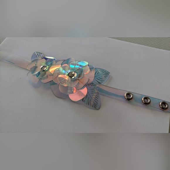 NWT IRIDESCENT FLOWER CHOKER - Picture 11 of 14